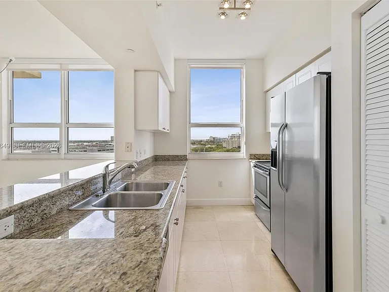 19501 W Country Club Dr #1009 — Photo 10