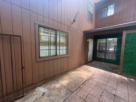 4th image of 5720 SW 8th Pl