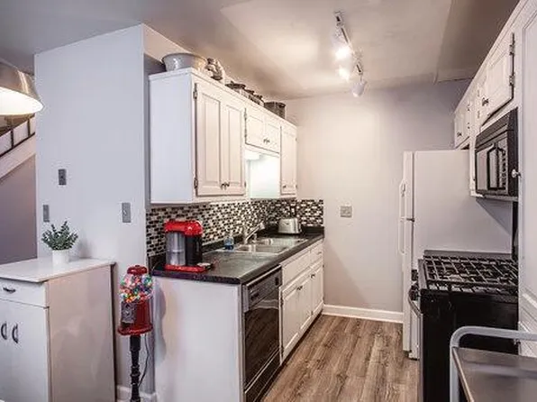 1651 W Edgerton Ave #2102, Milwaukee, WI 53221