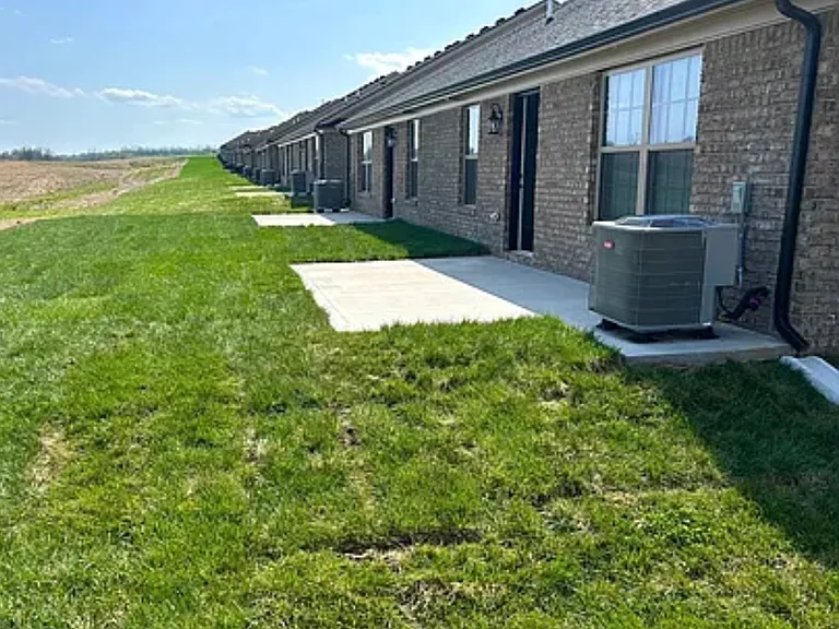 Caravan Dr — Photo 3