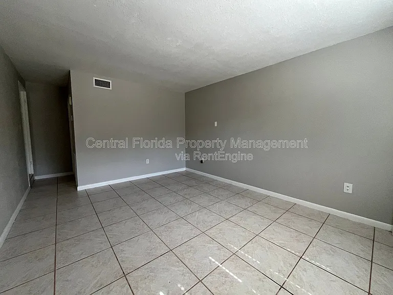 1510 Altaloma Ave #B — Photo 6