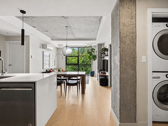 3rd image of 2615 Rue Augustin Cyn #A-206