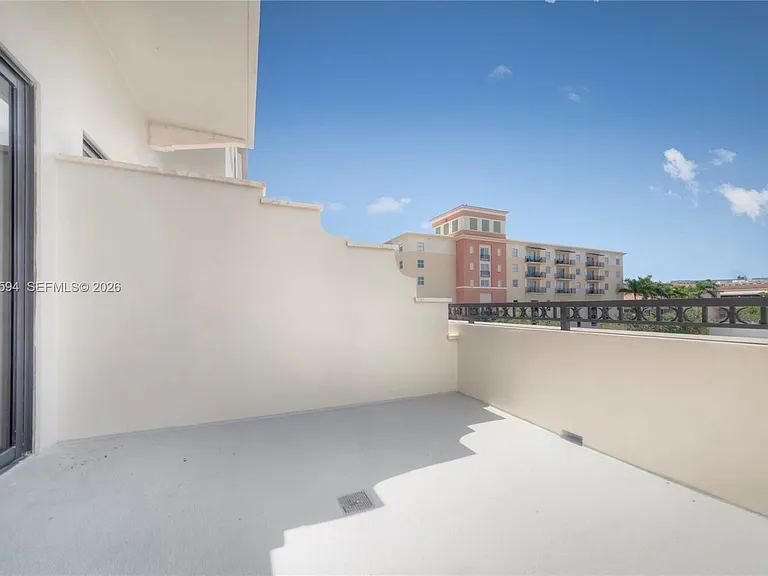 301 Altara Ave — Photo 15