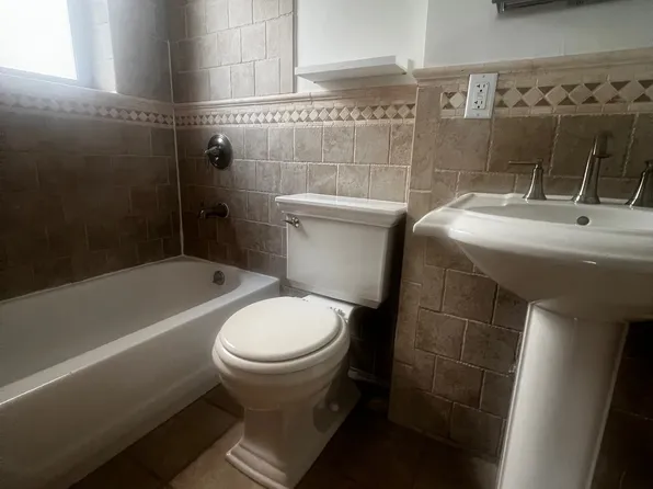 209 East 59th Street image 13 of 14