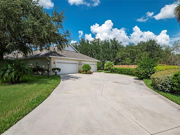 3rd image of 1011 Live Oak Cir #14