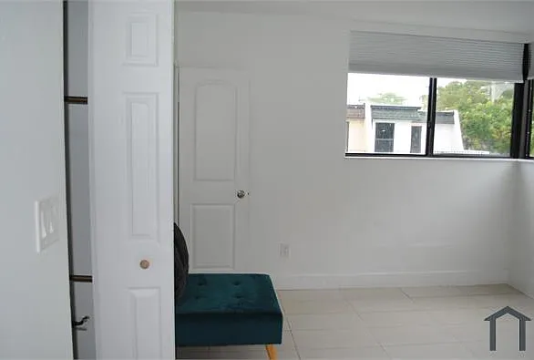 2345 NE 135th St #206-210 — Photo 14