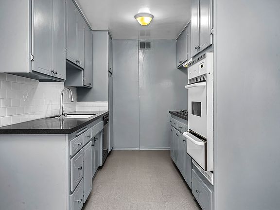 5th image of 4758 N Forman Ave APT 4