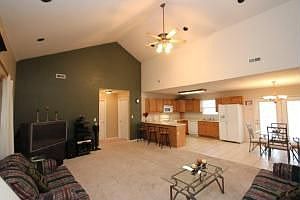 4th image of 4012 Thornwood Dr