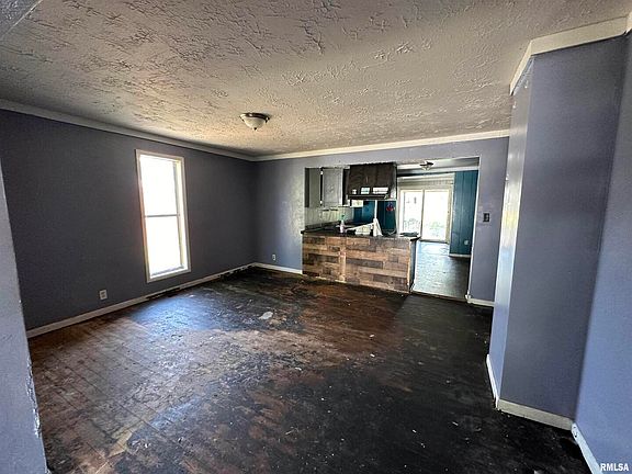 4th image of 308 E Lindell St