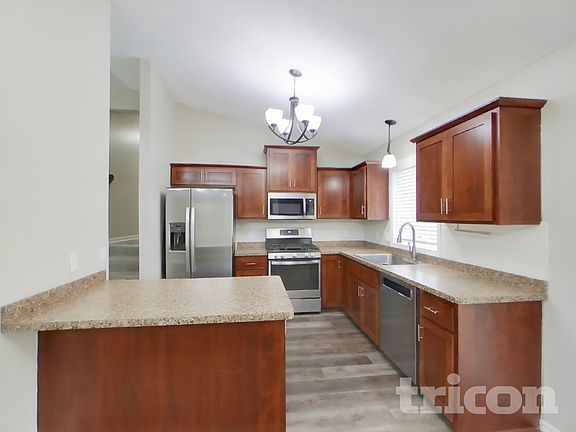 5th image of 17978 Nixon Ct