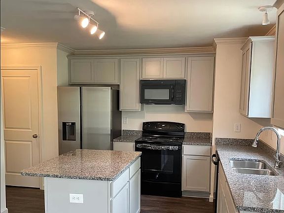 3rd image of 5107 Apsley Dr