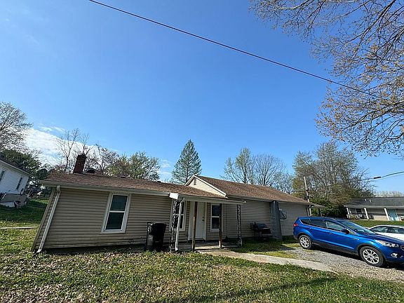 Side of house facing mailbox