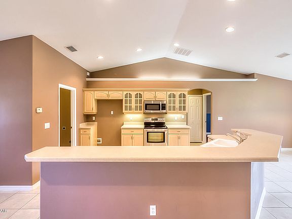 5th image of 13 Rymer Ln