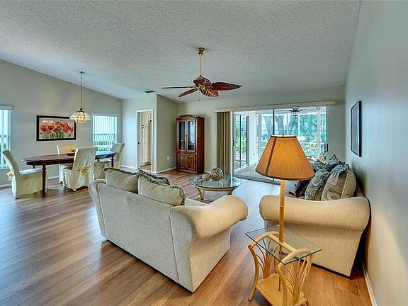 4th image of 5837 Garden Lakes Dr