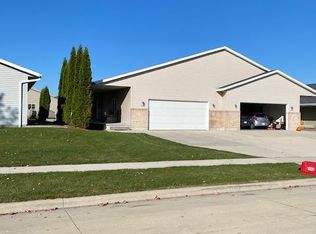 2116 Flambeau St, Manitowoc, WI 54220