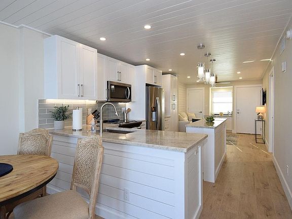 3rd image of 1085 Bald Eagle Dr Unit A301
