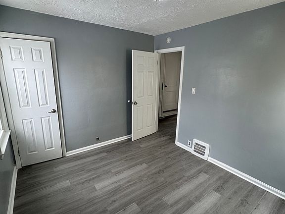 4th image of 24324 New York St