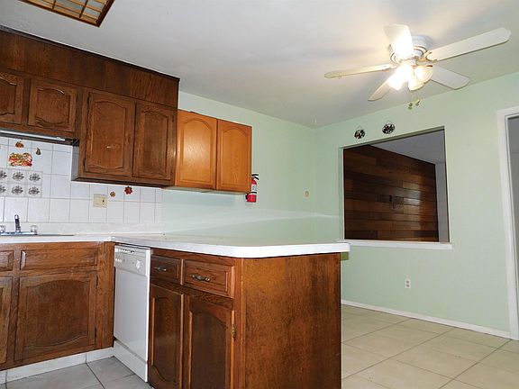 5th image of 16 Woodlake Dr #1000