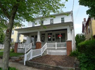 121 S 9th St, Akron, PA 17501