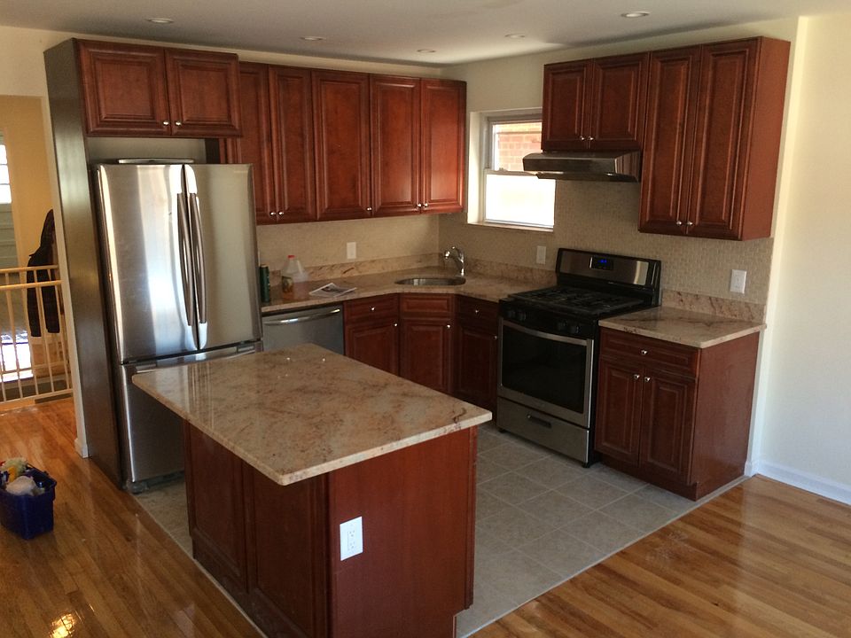 1st image of 2835 35th St #1