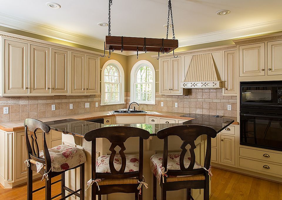 Gourmet Kitchen/Tons Storage