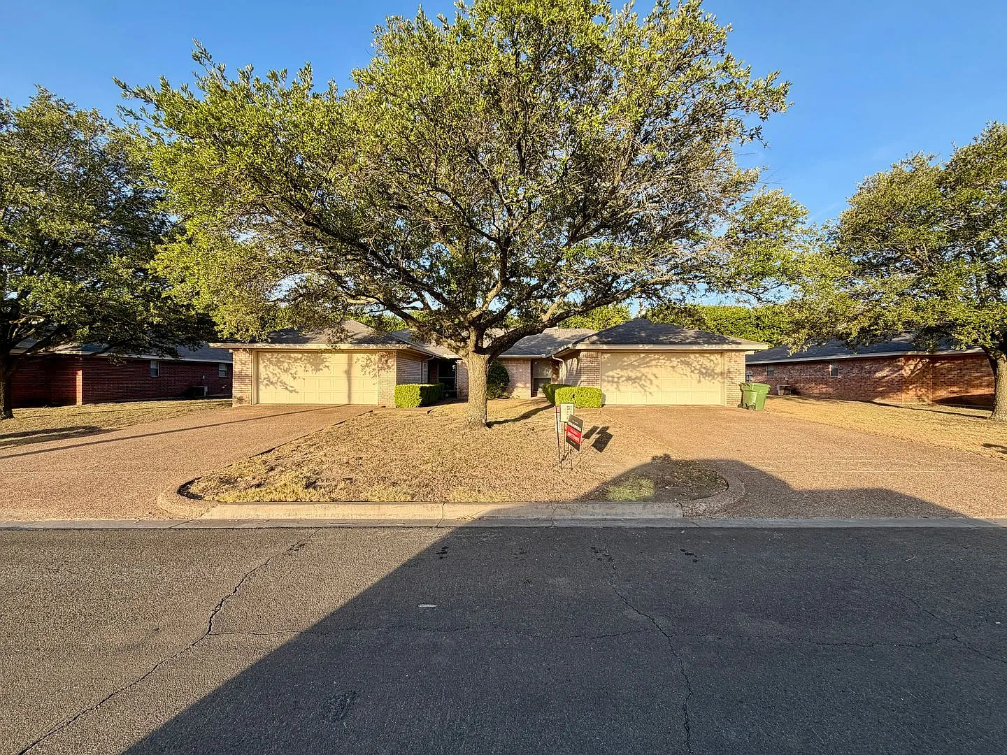 Duplex — Photo 1