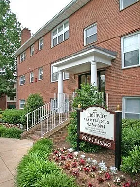 Building Photo - 1660 21st Rd N