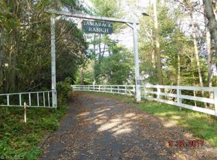 280 Hennis Hill Dr, Mount Airy, NC 27030