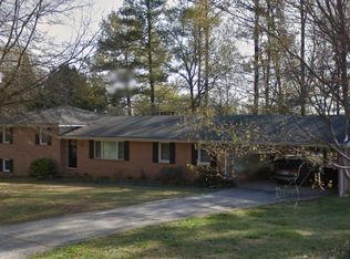 690 Honeybear Ln, Marietta, GA 30068