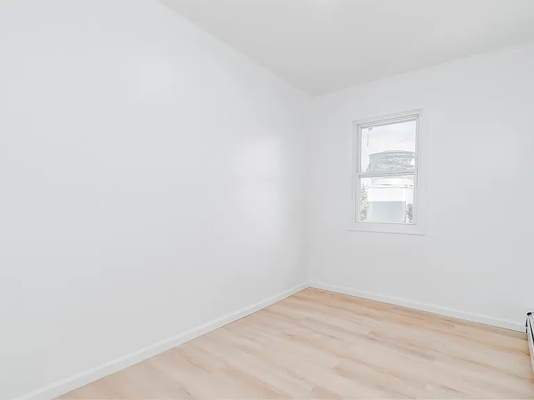 147 Avenue E #3 — Photo 5