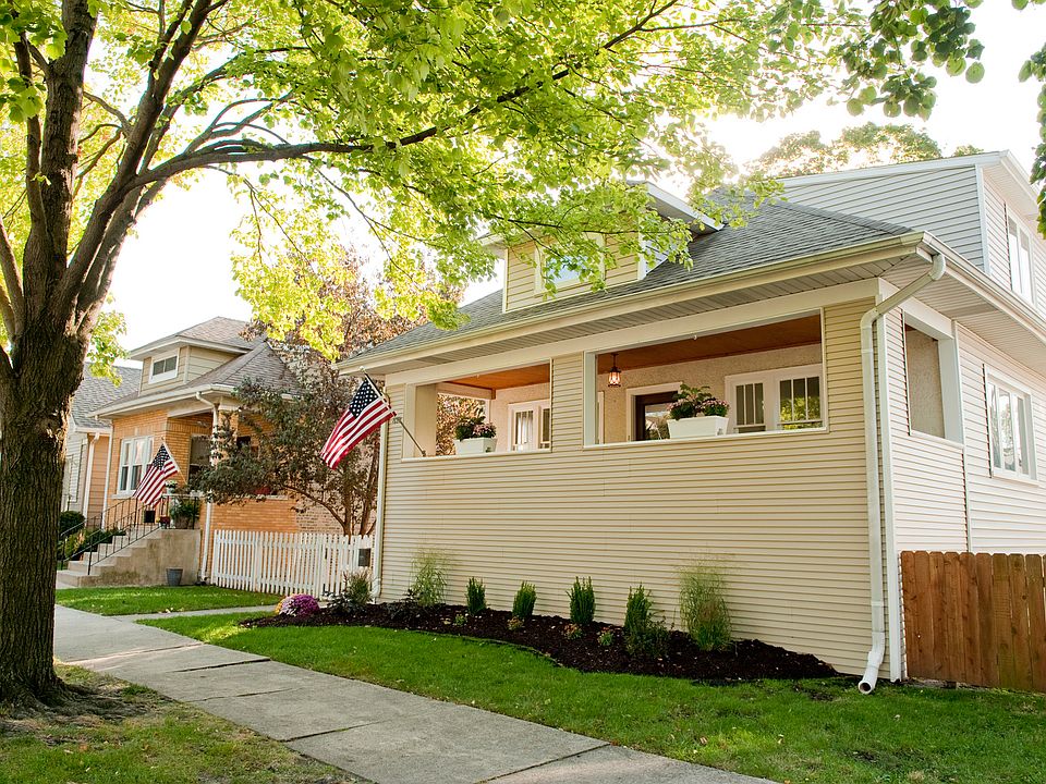 2nd image of 839 Beloit Ave