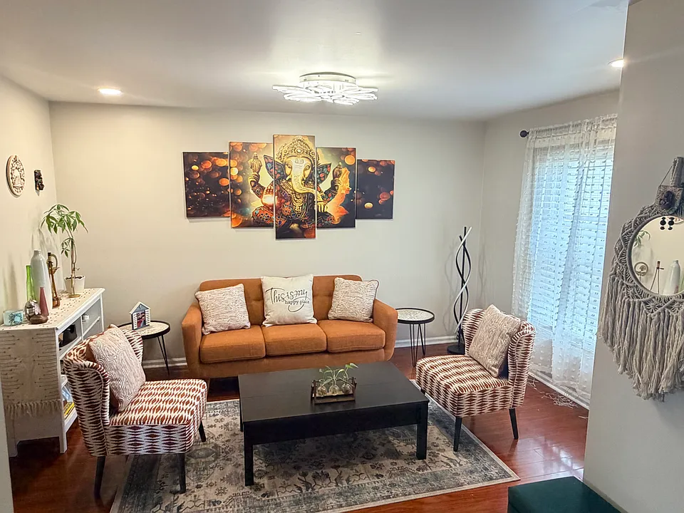 581 S Mount Vernon Cir