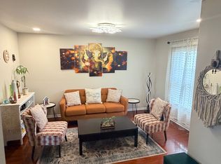 581 S Mount Vernon Cir, Bensalem, PA 19020