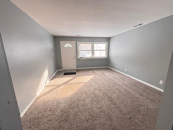 3rd image of 46860 Sycamore Dr