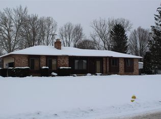 9210 Oakview Dr, Swartz Creek, MI 48473