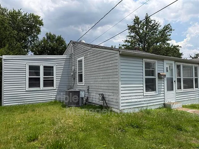 2308 Huntington Ave — Photo 3