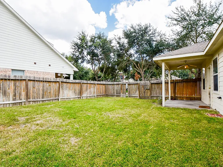 6014 Starbrook Creek Dr — Photo 31