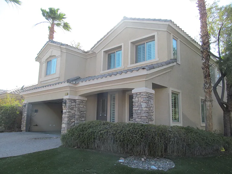 343 Center Green Dr — Photo 2