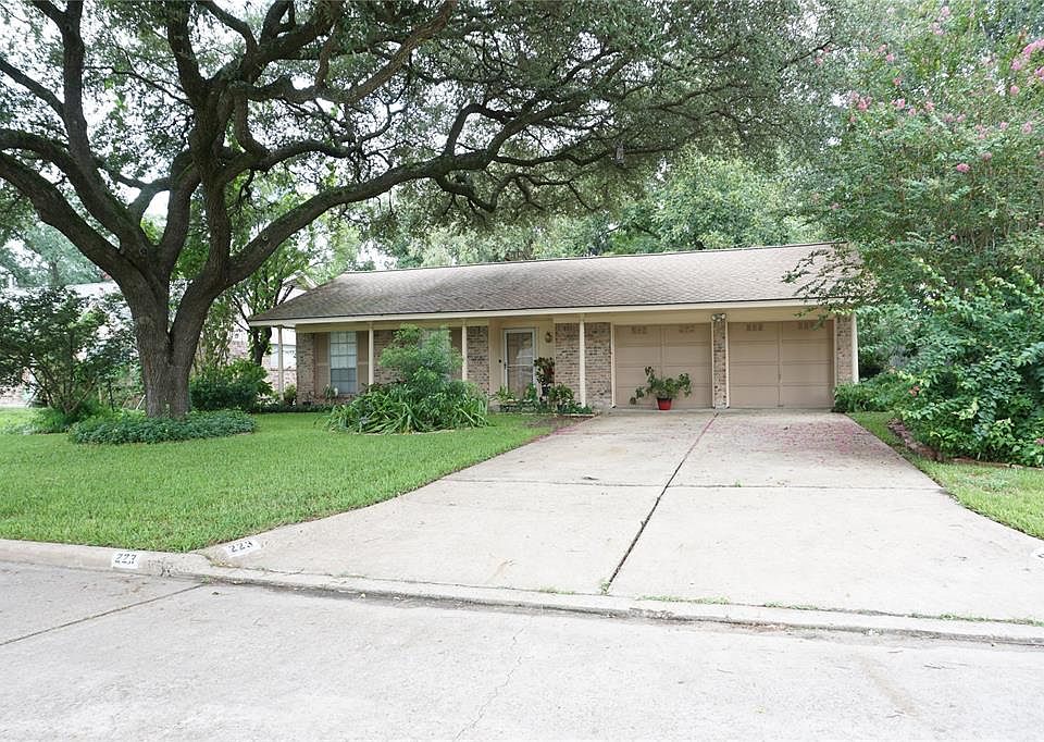1st image of 223 Buckboard Dr