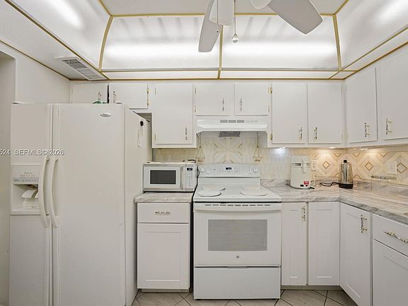 2nd image of 7000 NW 17th St APT 303
