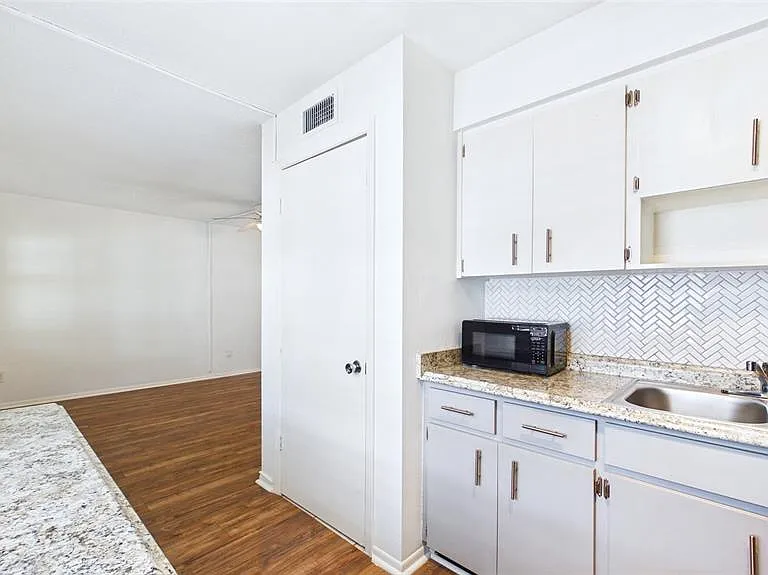 325 Sky Loch Dr W — Photo 15
