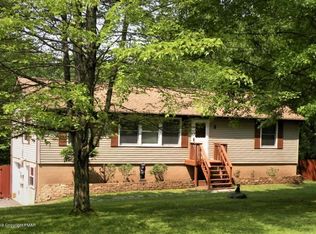 3 Sarah Ln, East Stroudsburg, PA 18302