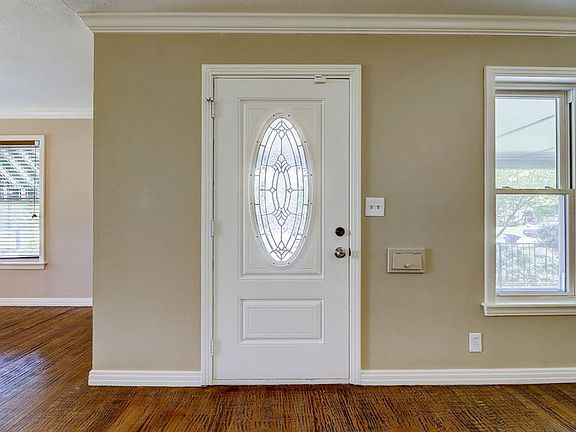 3rd image of 3330 Park Ridge Blvd