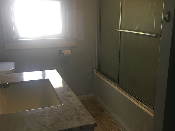 Upstairs bathroom 