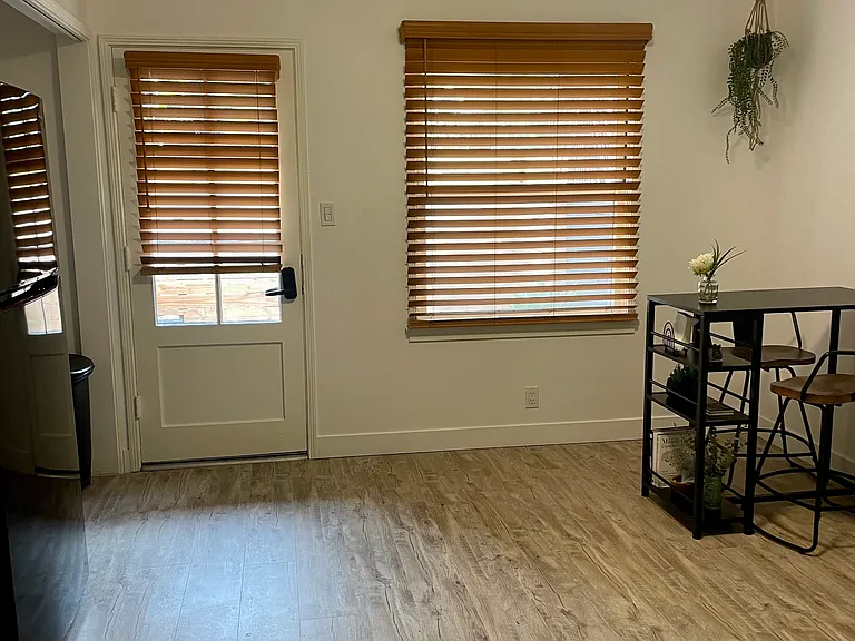 2 S Salinas St — Photo 10