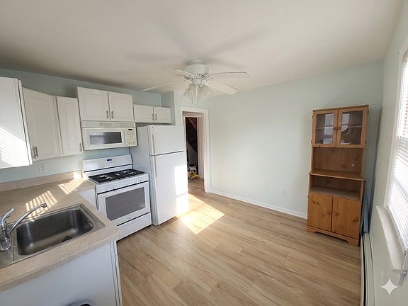 3rd image of 211 Sheridan Ave #A