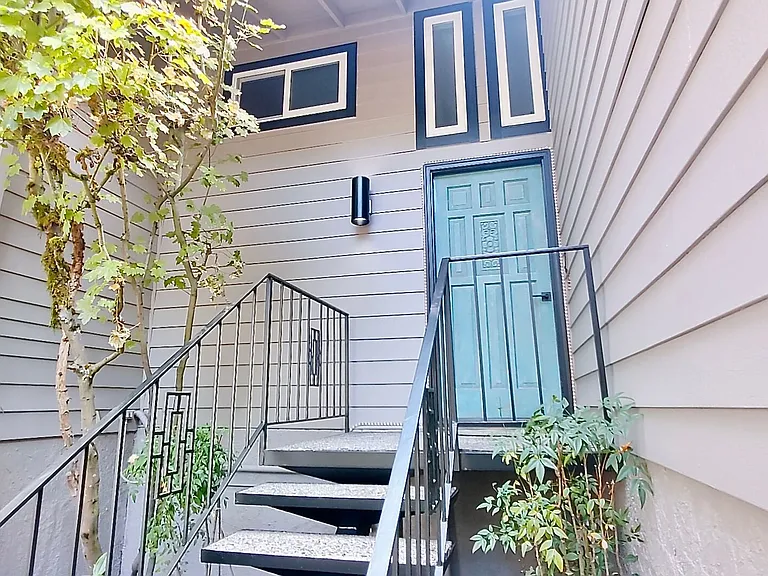 4470 Lakeview Blvd — Photo 7