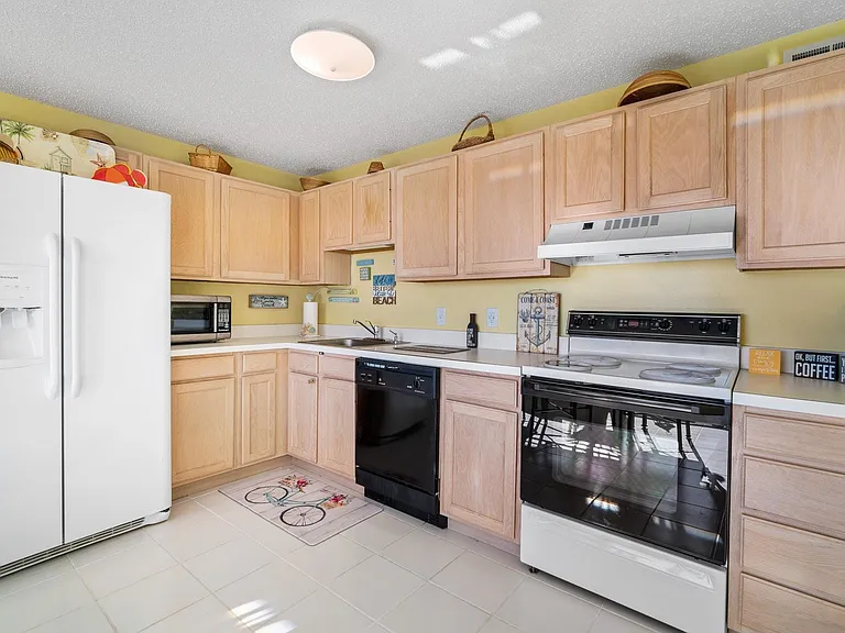 4600 W Brigantine Ave #403 — Photo 6