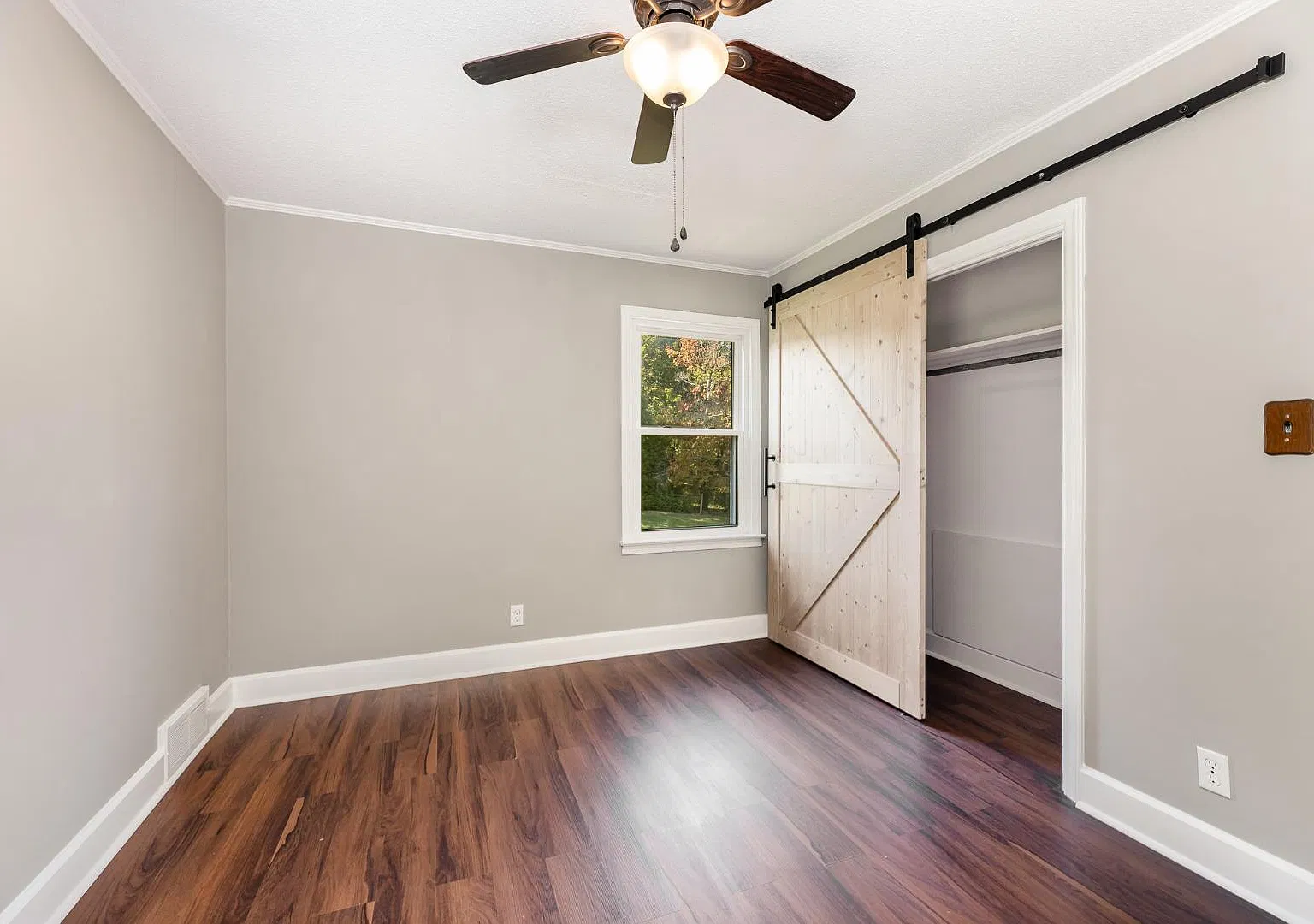 234 Forest Dr — Photo 2