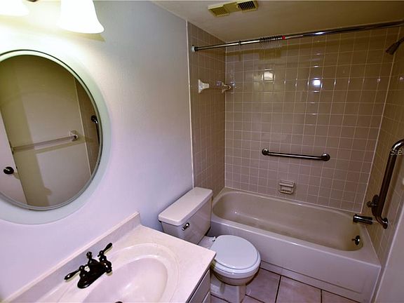 5th image of 5239 Lake Village Dr #31